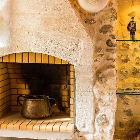 Venetian Rimondi Fountain Mansion Built In 1626 Rethymno (Crete)