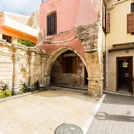 Venetian Rimondi Fountain Mansion Built In 1626 Apartment